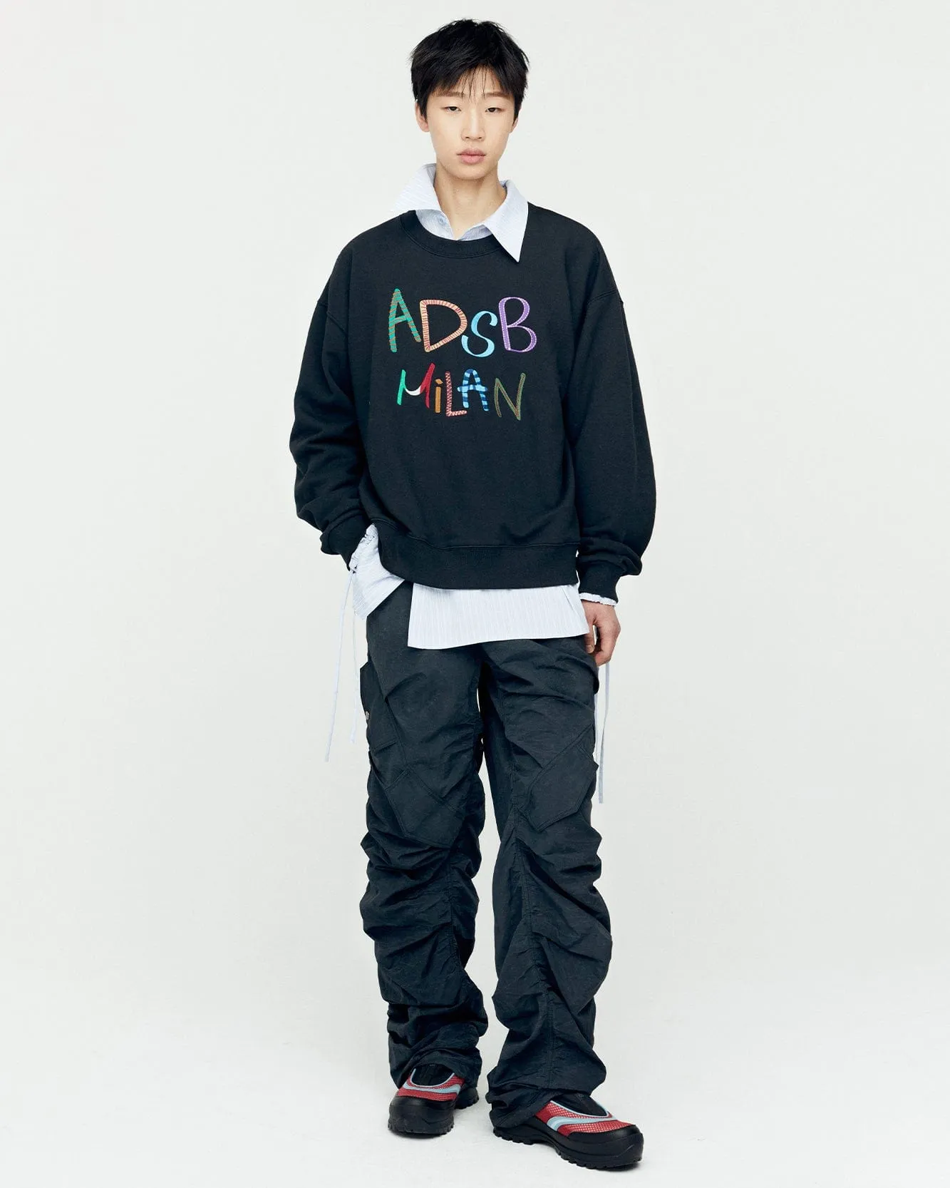 (ESSENTIAL) UNISEX ADSB MILAN EMBROIDERY SWEATSHIRTS atb1149u(BLACK)